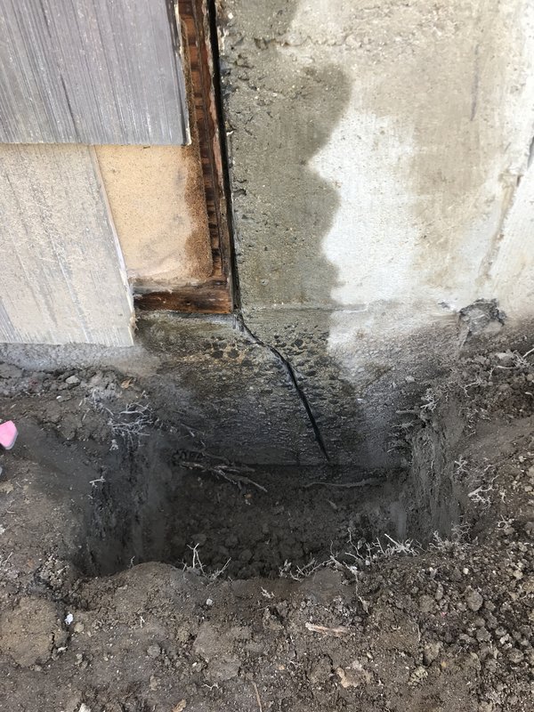 20200502  Basement Crack-02