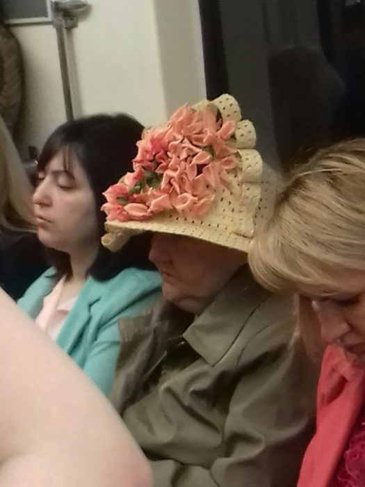 Вот такие забавных людей можно встретить в метро