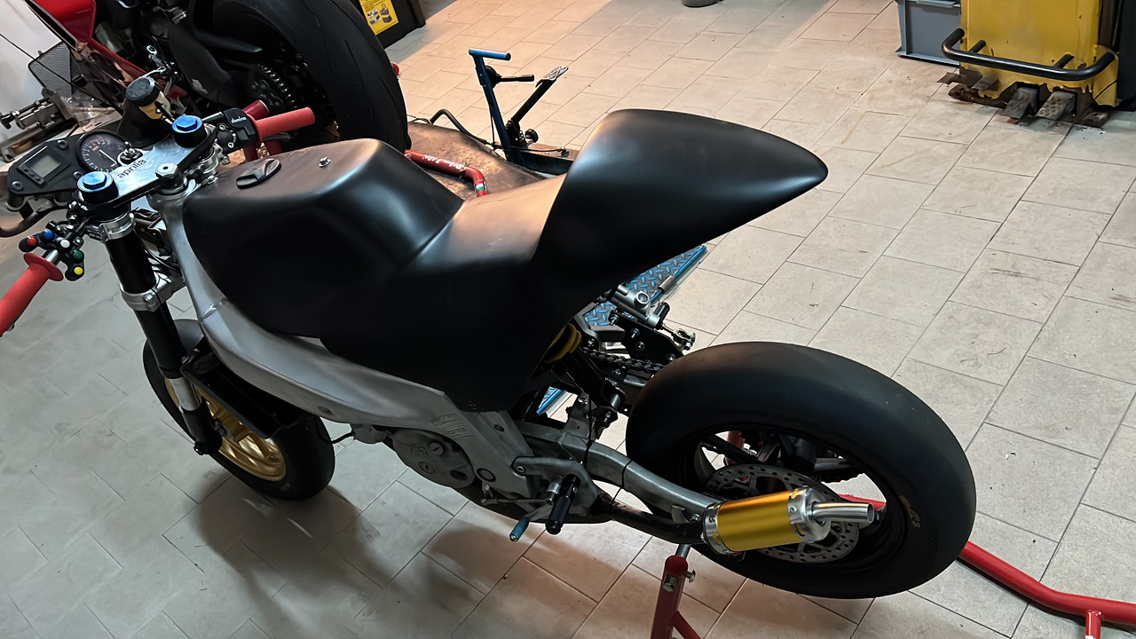 FE5A52B0-EA49-4527-B3AE-26BF092FC9F9