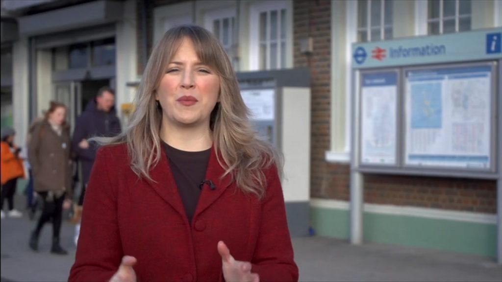 BBC London News_20230102_22252230.ts_snapshot_00.52.085