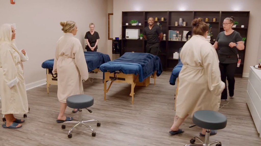 [Image: rullmni33u19.jpg]