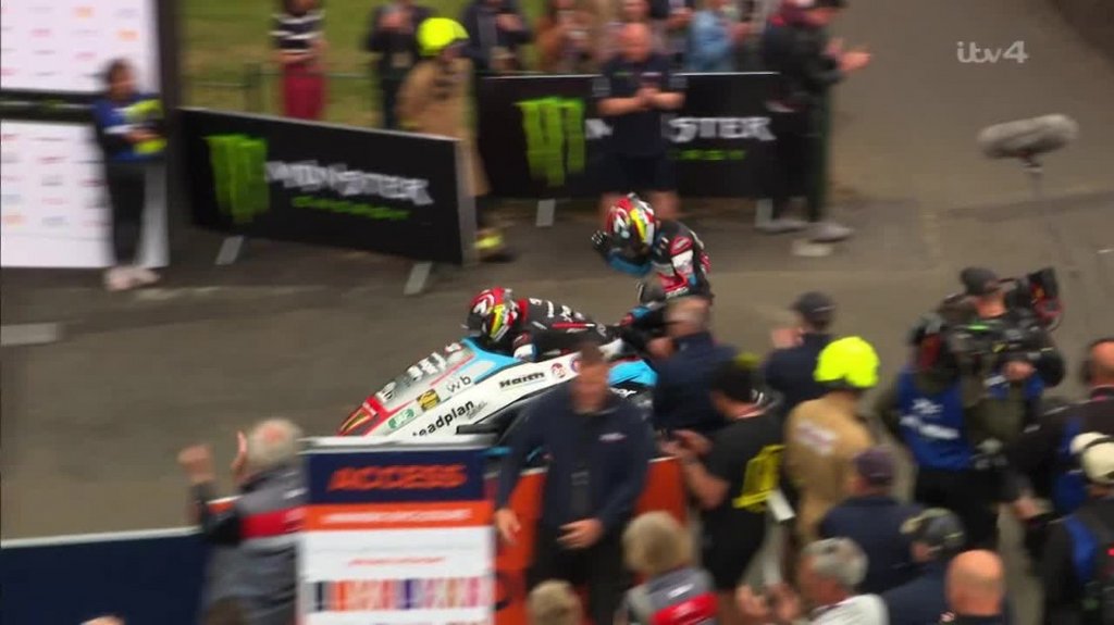 [Image: ojxc9ubm64q4.jpg]