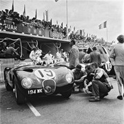 24 HEURES DU MANS YEAR BY YEAR PART ONE 1923-1969 - Page 30 53lm19-C-Type-Peter-Whitehead-Ian-Stewart-10
