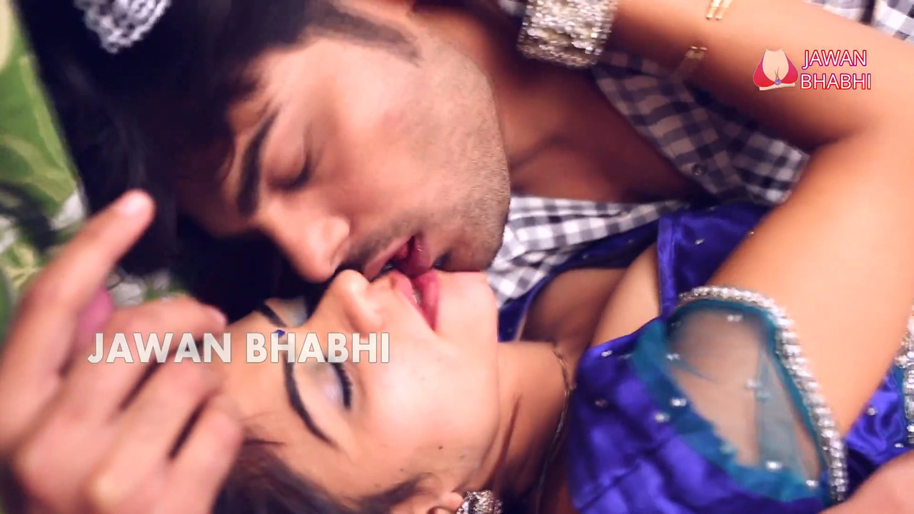 Garam Bhabhi Ki Bra Utari Tailor Ne.mp4_snapshot_04.46_[2021.09.25_15.52.00]