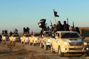 939985-1-107-Toyota-ISIS-standard.jpg