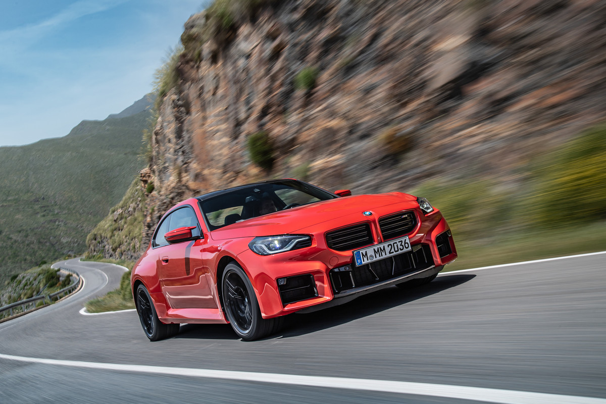 P90481906_highRes_the-all-new-bmw-m2-c
