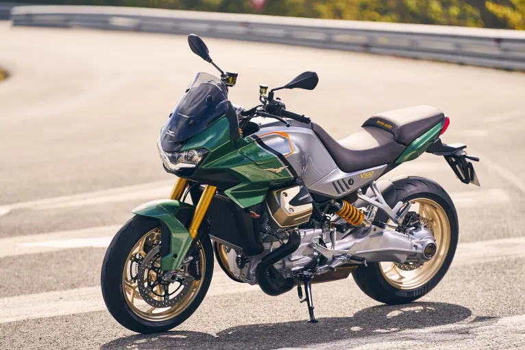 Роадстер Moto Guzzi V100 Mandello 2022