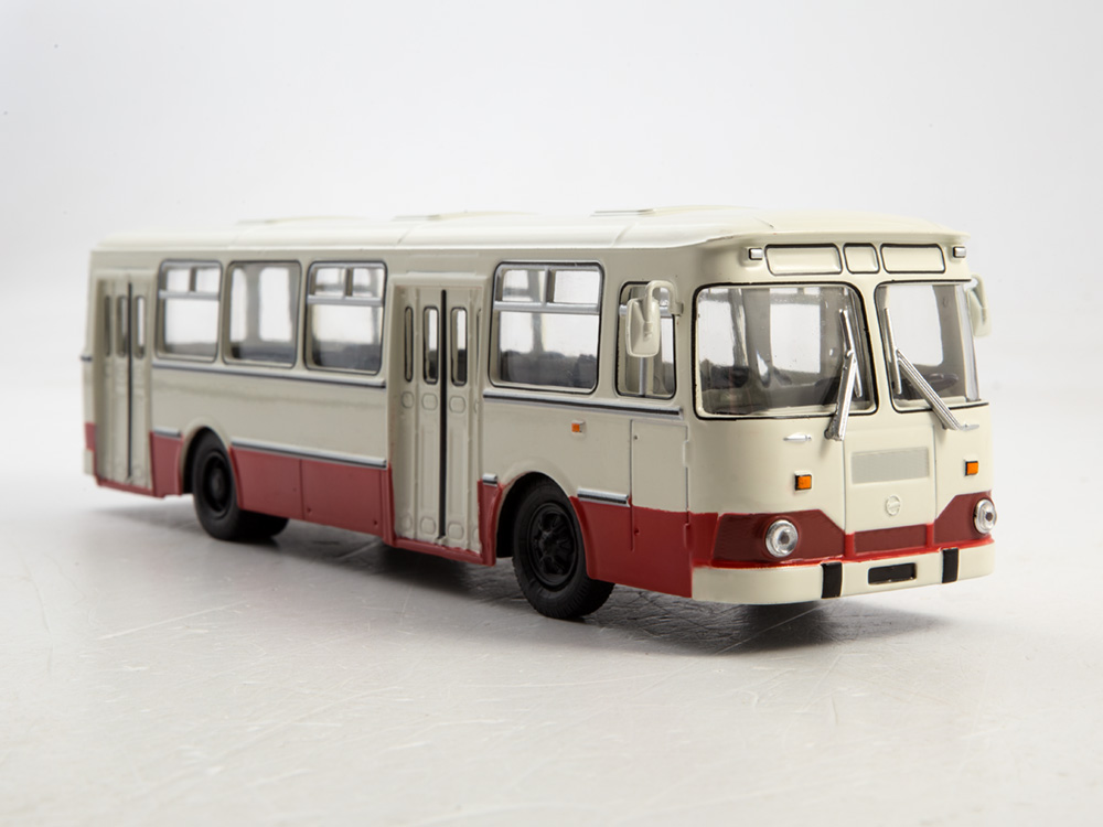 900360_LiAZ-677M (white-red)_[Rtm]_03