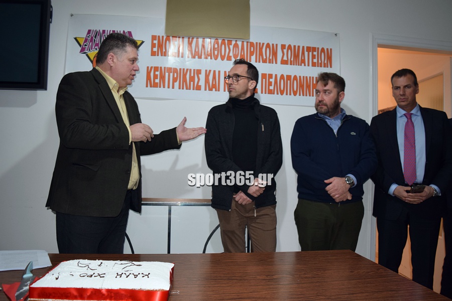 , &Epsilon;&Kappa;&Alpha;&Sigma;&Kappa;&Epsilon;&Nu;&Omicron;&Pi;: &Kappa;&omicron;&pi;ή &pi;ί&tau;&alpha;&sigmaf; &kappa;&alpha;&iota; &tau;&iota;&mu;έ&sigmaf; &sigma;&epsilon; &alpha;&nu;&theta;&rho;ώ&pi;&omicron;&upsilon;&sigmaf; &tau;&omicron;&upsilon; &mu;&pi;ά&sigma;&kappa;&epsilon;&tau; (&phi;&omega;&tau;. & &beta;ί&nu;&tau;&epsilon;&omicron;)