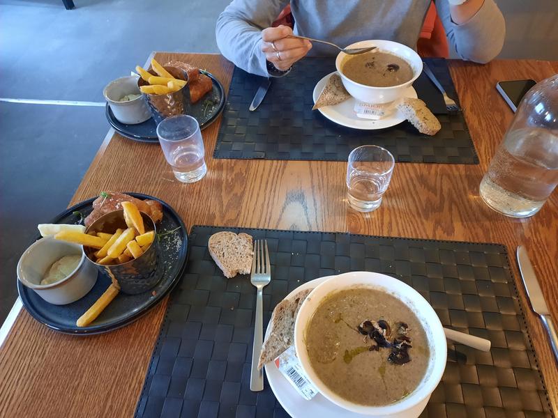 Islandia increíble en 11 días. - Blogs of Iceland - Alojamientos, restauración y ropa. (13)