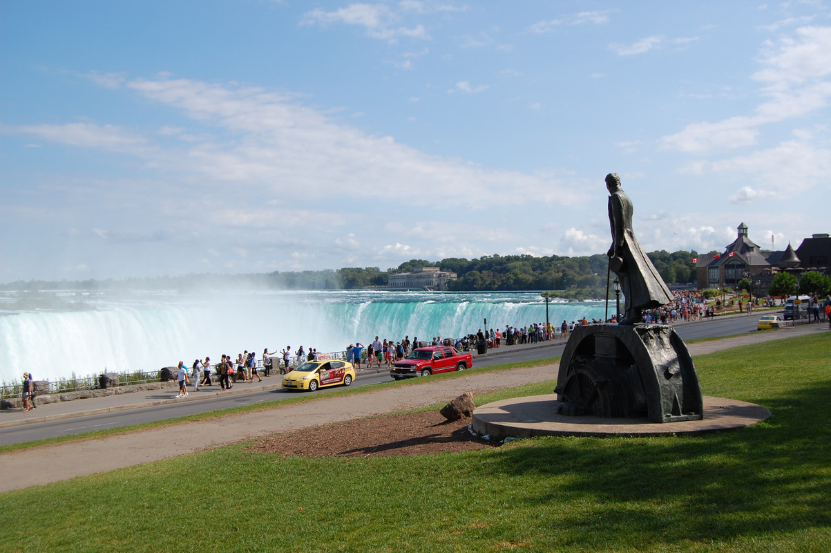Niagara-Falls-ON-Monument-Nikola-Tesla-2015-08-13-7.jpg