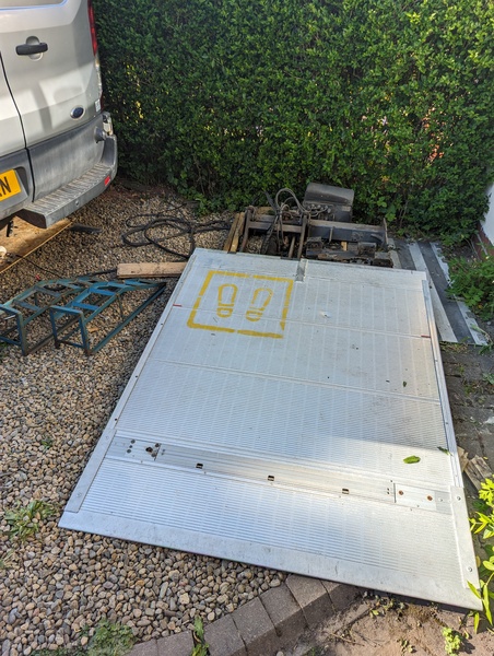 Tail_Lift_Removed