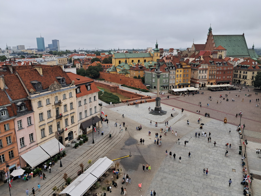 Varsovia 2024 la ciudad Fénix que resurgió de sus cenizas. - Blogs of Poland - Dia 1-Palacio Real, centro histórico y Free tour. (25)