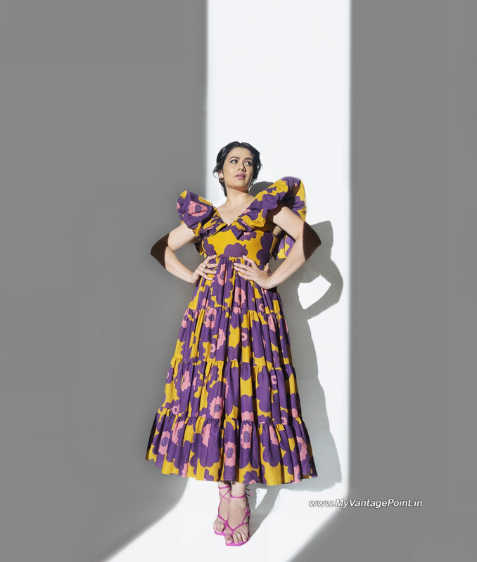 26-Actress-Girija-Oak-Godbole-Photos-Wallpapers-My-Vantage-Point