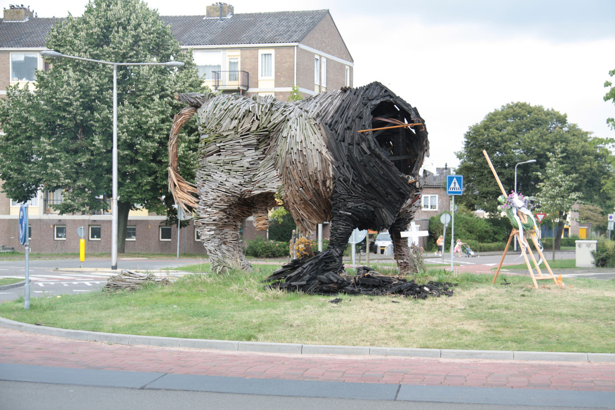 Amersfoort_-_De_Stier_-_Afgebrand_01