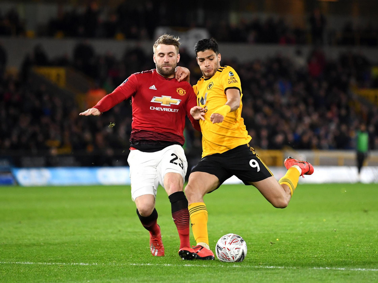Wolves vs Man United, 03h00 ngày 09/12