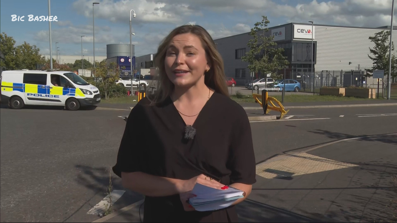 08.06 - 18.00.01 - ITV News West Country. Breaking news and current s....ts_snapshot_03.00.735