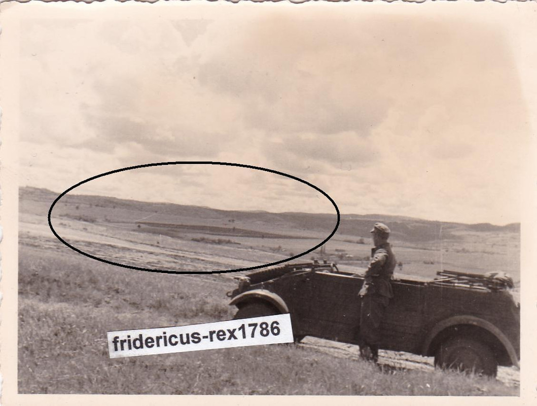 Foto VW Typ 82 Kübelwagen an der Front im Osten