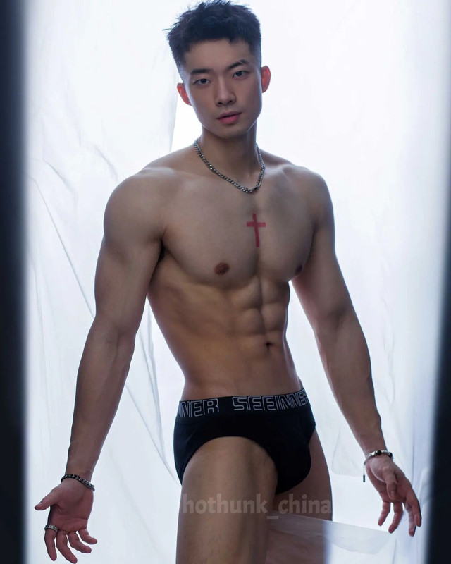 Photo by Chinese hunks 全球華男 on July 13, 2023. (4)