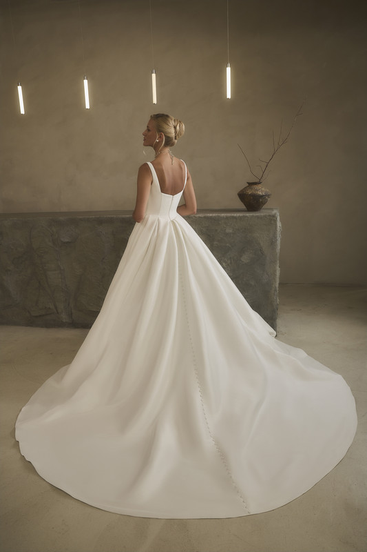 Casablanca Bridal Mariam Back View and Train