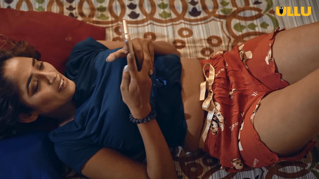 Charmsukh - Toilet Love.2021.ULLU.Originals.1080p.mkv_snapshot_01.44_[2021.06.18_08.56.21]