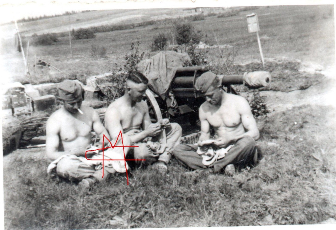 Orig.fotos Deutsche Artillerie Geschütz einsatz 1943- Ostfront