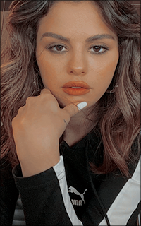 Selena Gomez 740full-selena-gomez-11