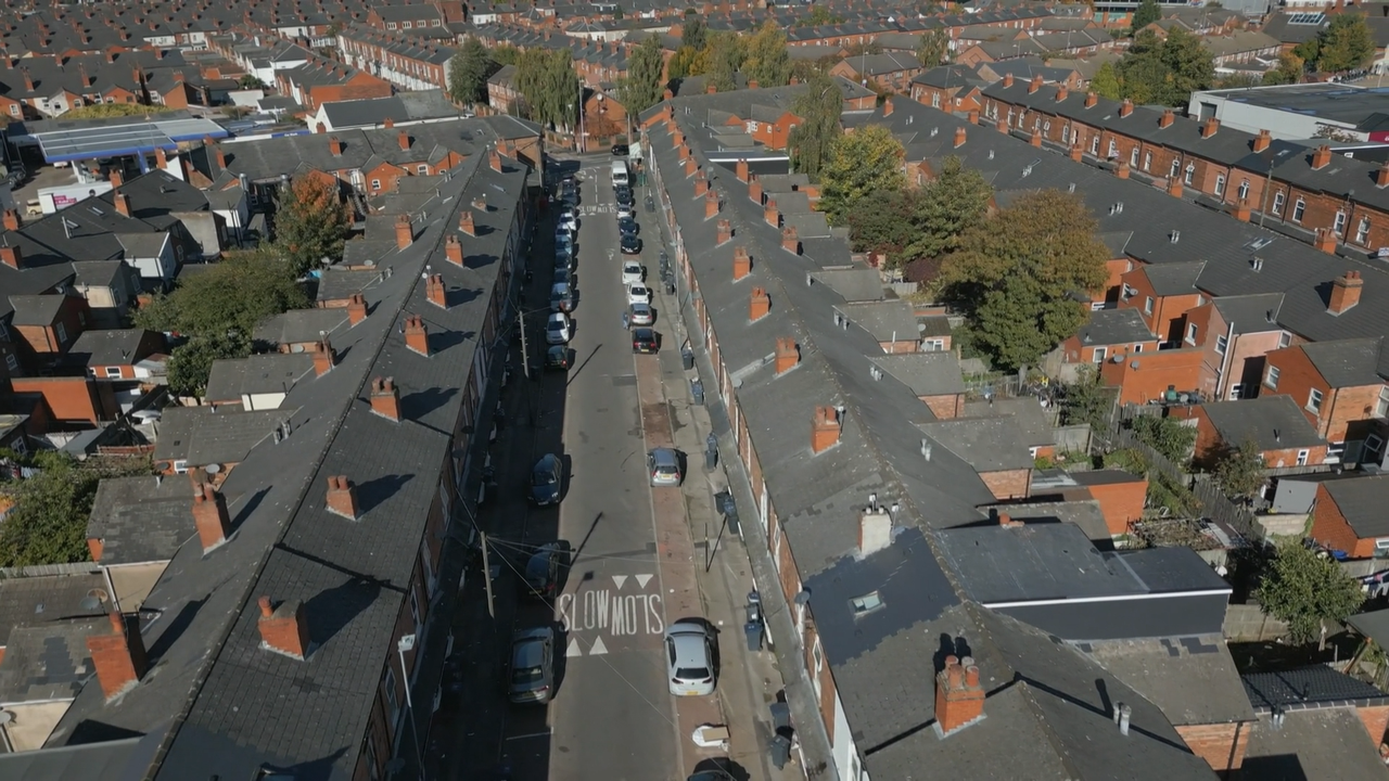 mpv-shot_Sharon.and.Ozzy.Osbourne.Coming.Home.2025.1080p.AMZN.WEB-DL.AVC-Нечипорук_00_38_22_0008