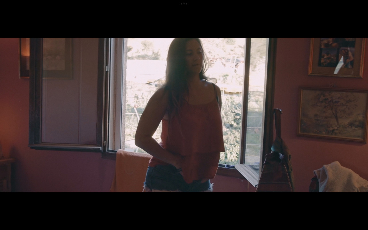 Screenshot_2025-02-13-22-35-50-269_com.mxtech.videoplayer.pro