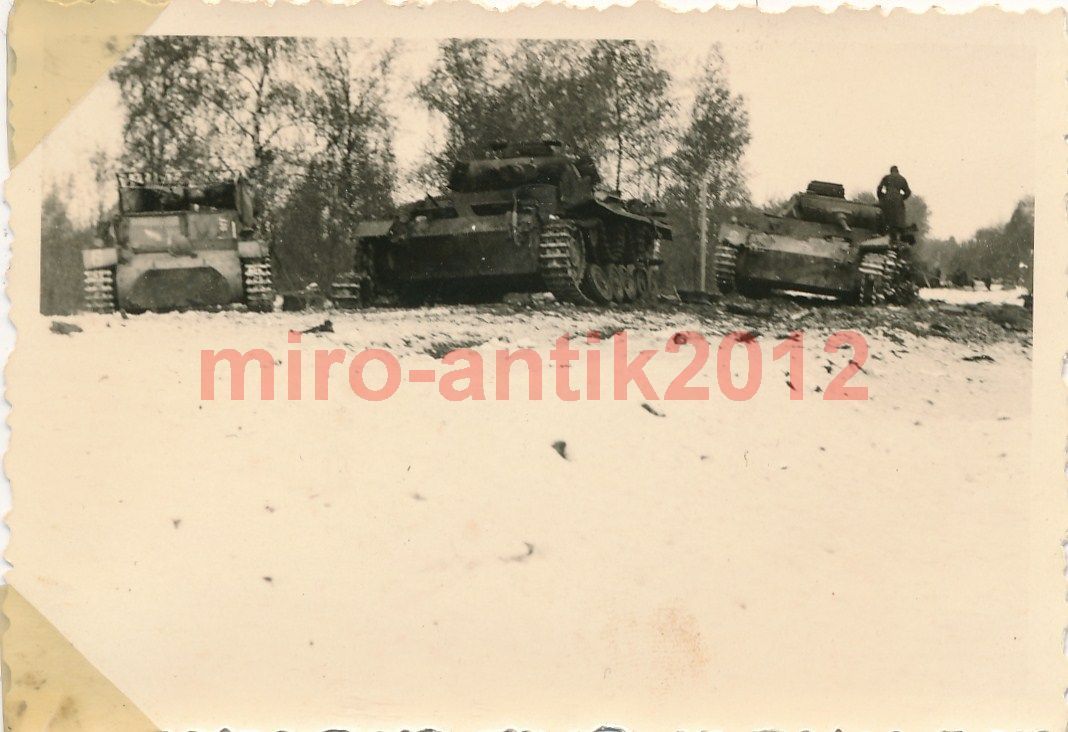 Foto, Wehrmacht, beschädigte Tanks nach einem Fe