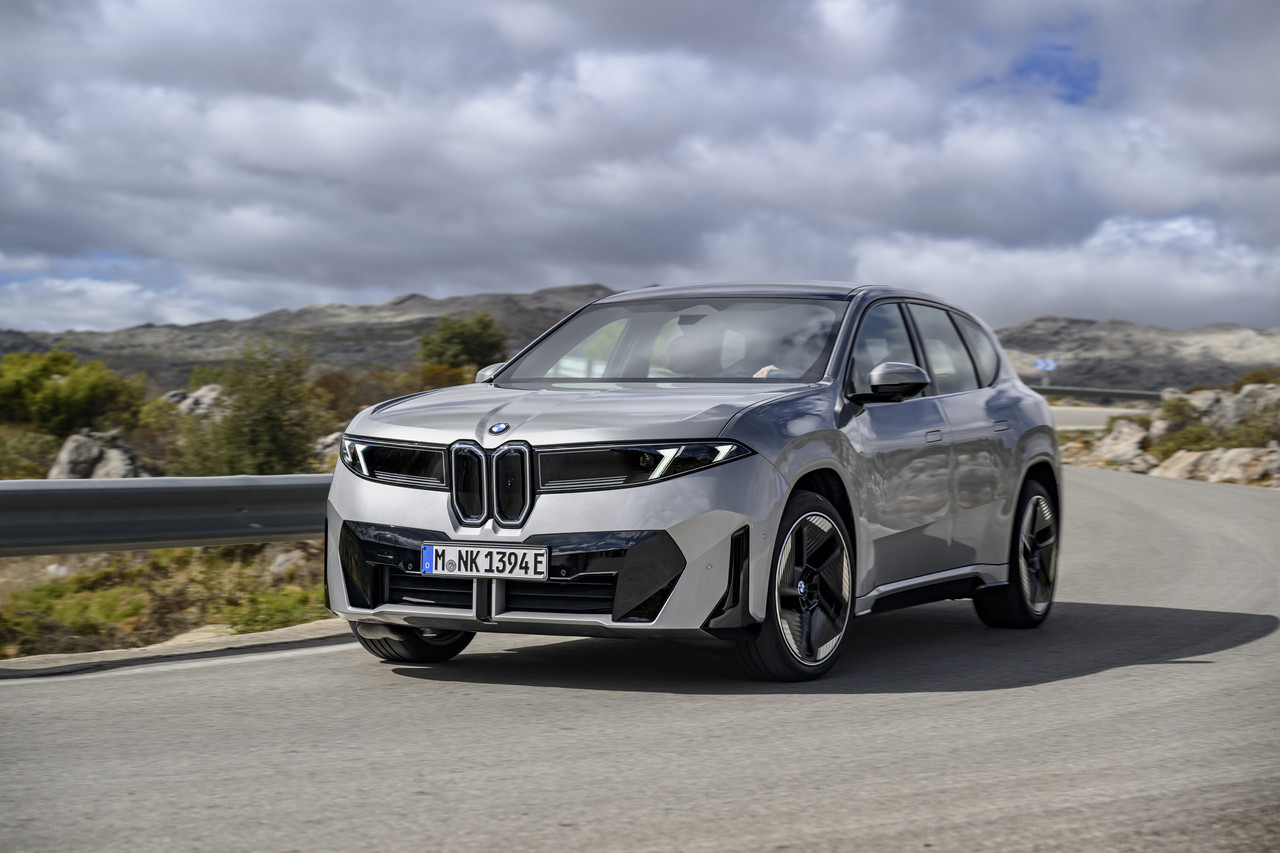 BMW iX3 2026 - Crédit : BMW