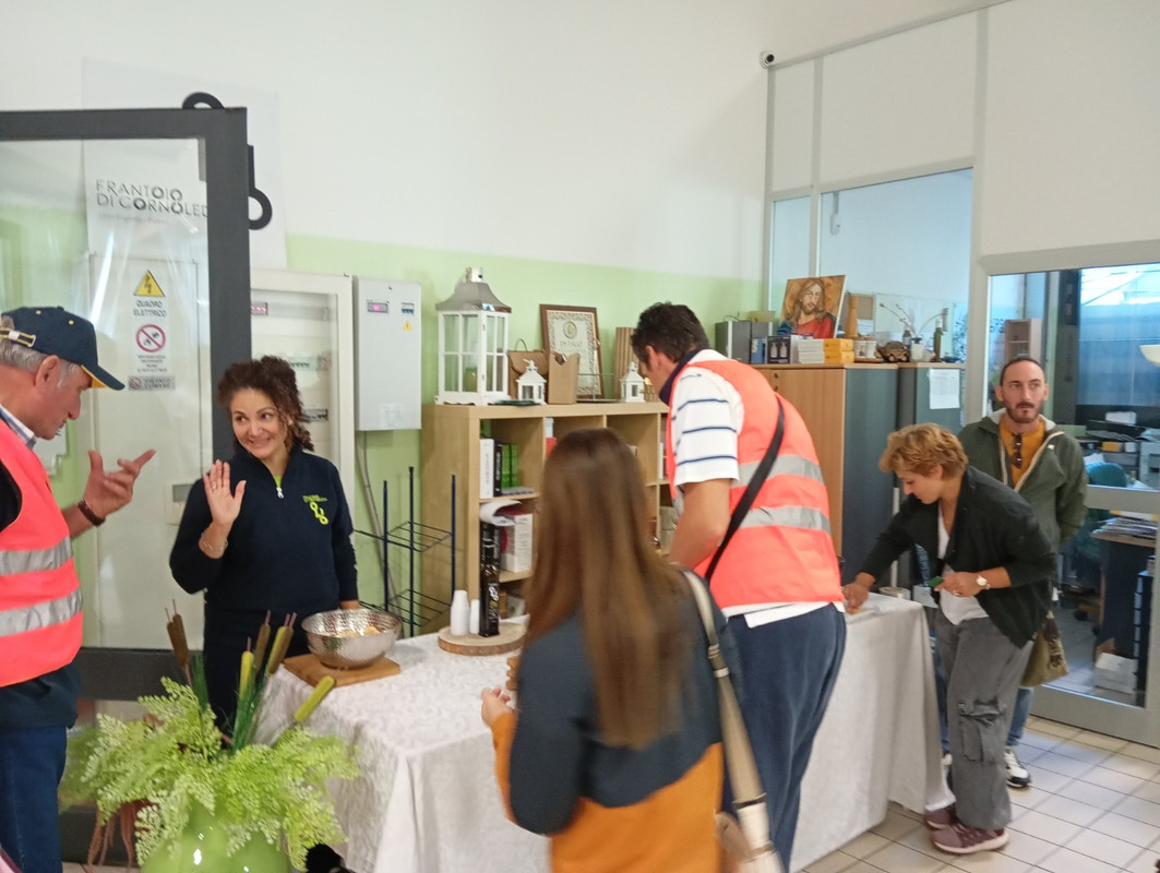 16da4efe-7250-4195-a3ff-21217bb194c4