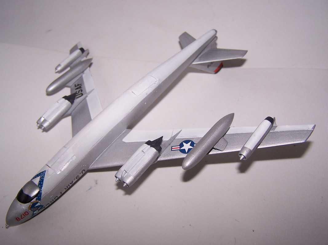 Hobbycraft_B47E_FuelTanks