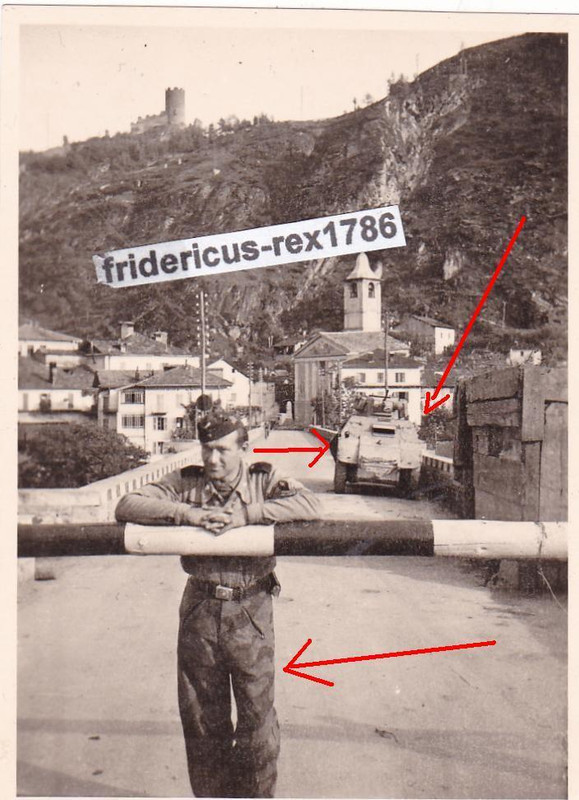 Foto Panzer Tank Grenze in Italien Beute Spähpanzer Autoblindo A