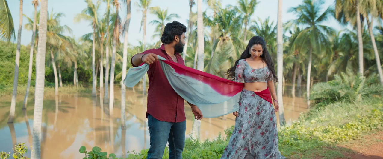 Komalee Prasad sexy navel show and bust