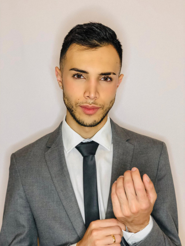 EFEA029D-F7BE-43AB-85FC-2D71C40ED469