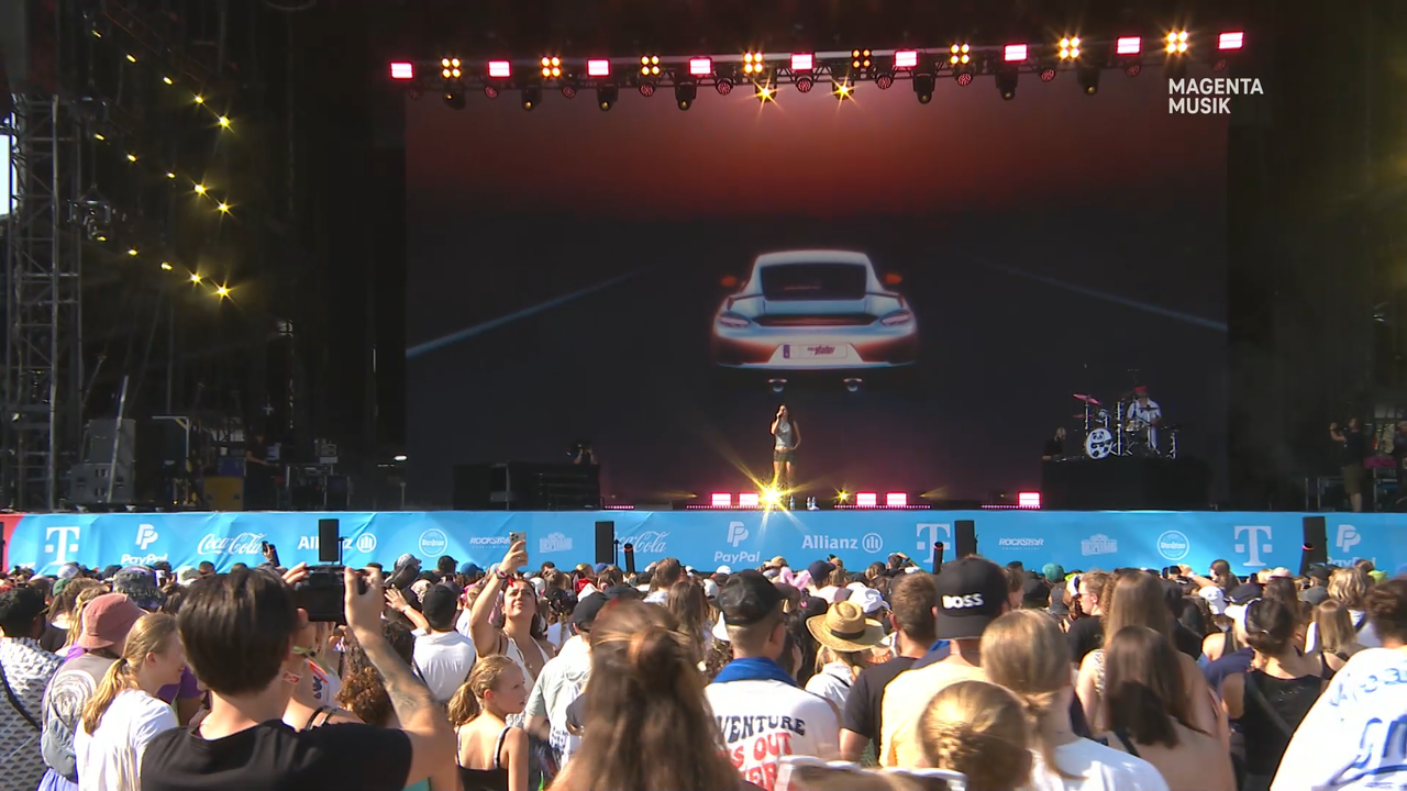 mpv-shot_Natalie.Jane-Lollapalooza Berlin.2024.WEB-DL.1080p.AVC-Нечипорук_00_05_38_0001