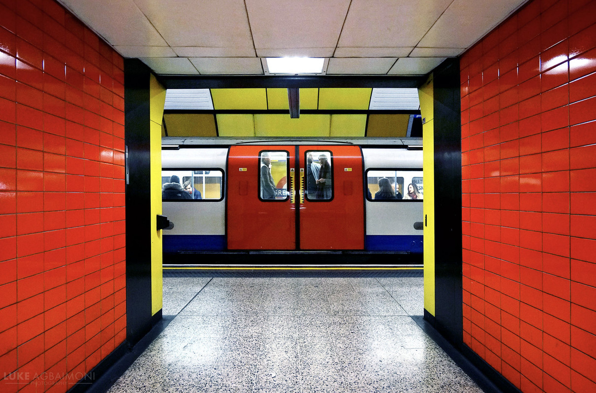 redlondongreenparktubestation.jpg