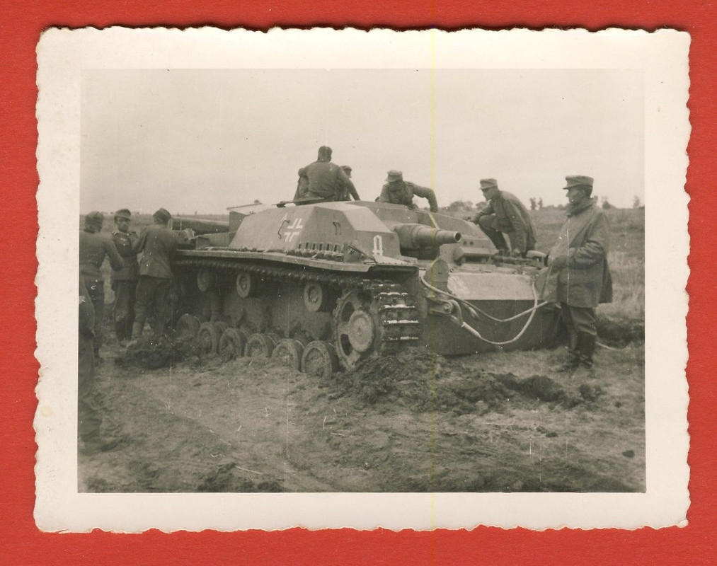 Foto Panzer Sturmgeschütz mit Staffelabzeichen