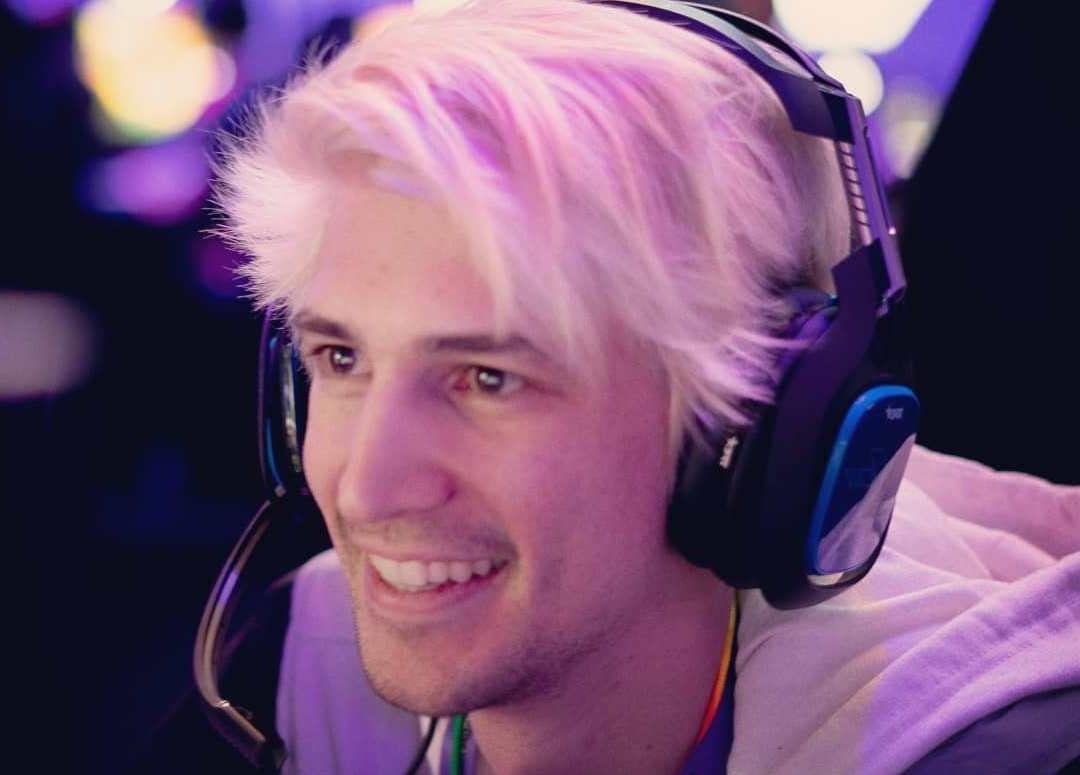¿Quién es xQc, joven que la rompió en Twitch durante el Reddit Place 2022?