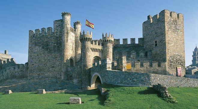 castillo_temple_ponferrada_t2400277.jpg_13069730