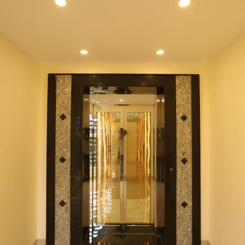 Grand Entrance Lift