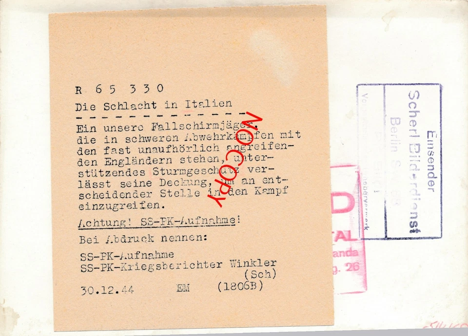 Foto Fallschirmjäger Sturmgeschütz Stu G Panzer Kirche Italien 30 12 44 WK2 PO (1)