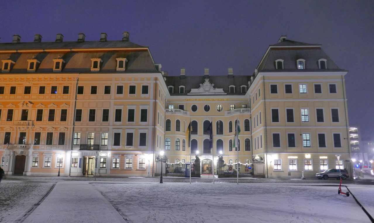 Bild: https://i.postimg.cc/BQf7DdLS/P1340394.jpg