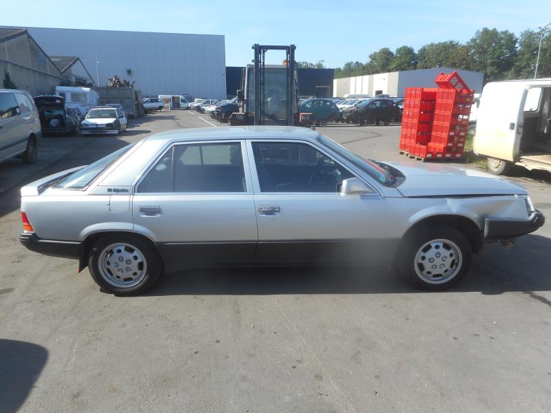 Vehicule RENAULT R25 V6 2 7 1986 27910a529f80ebe3a032bd21c22eeebe2fe98d788e921398066a8ba5a1fe4cd0