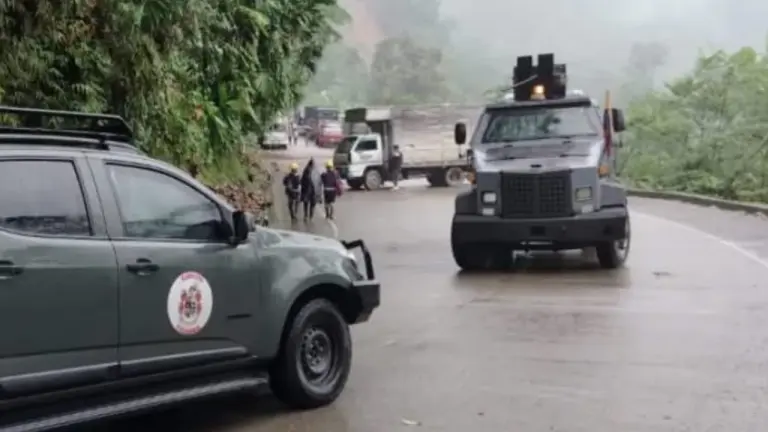[Imagen: Vehiculos-blindados-EJC-Foto-bluradio.webp]