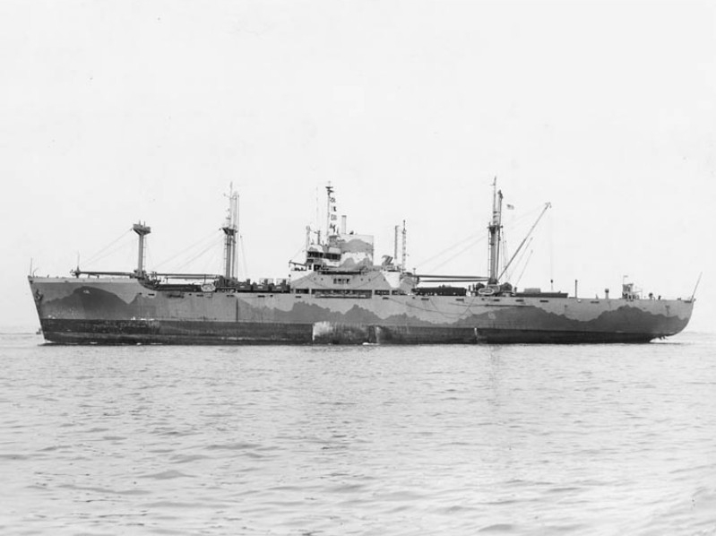 [GÉNÉRIQUE] Ce jour là...  - Page 20 USS-Alhena-AK-26-underway-in-early-1942-80-G-18024