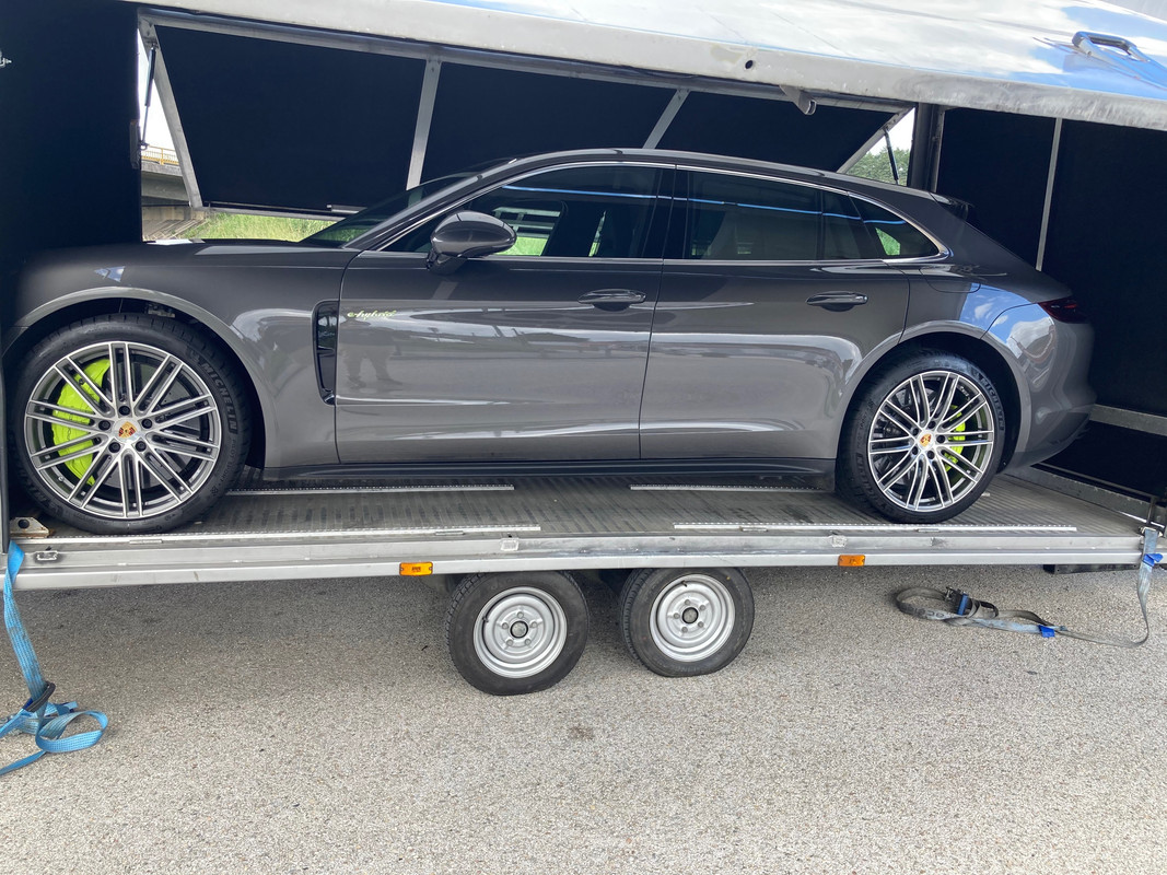 3554F851-3E5F-47F2-88D3-8D034479CF55