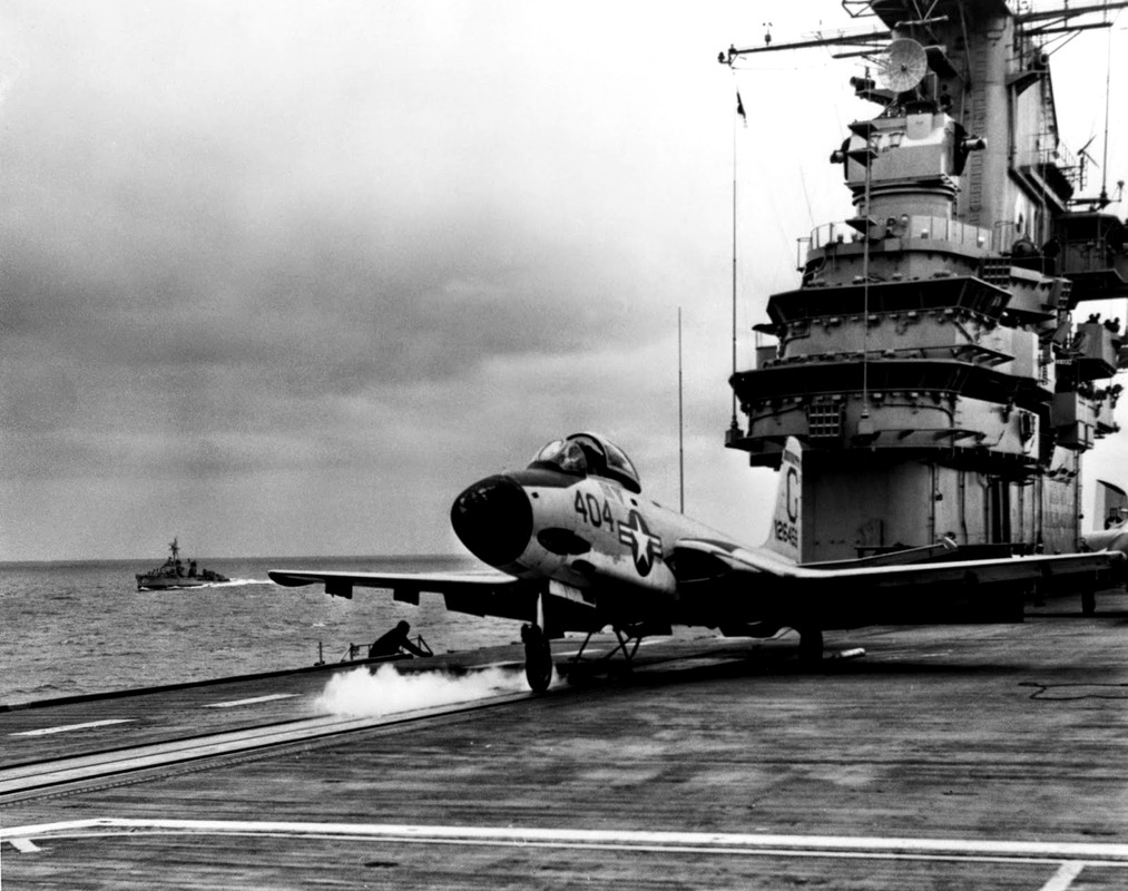 03 z126459 F2H-3 VF-213 G404 CVA-31