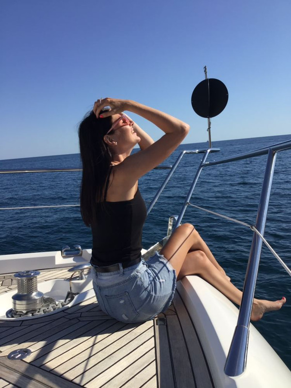 F9C573E0-761E-402B-A838-B225024DD992